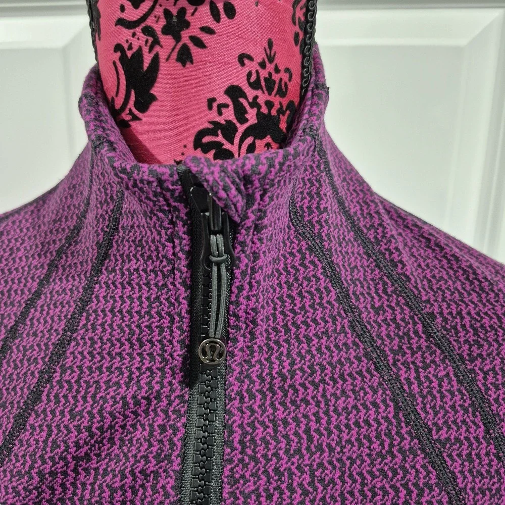 Lululemon Define Jacket Womens 10 Deep Fuschia Teeny Tooth Fitted Fall Hiking